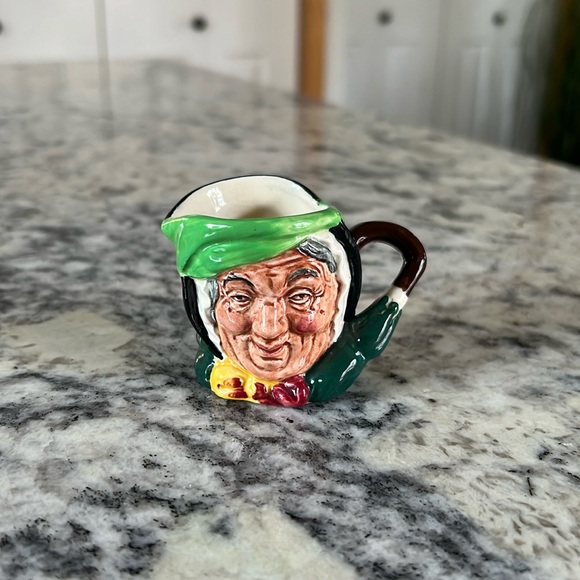 Mini Sairey Gamp Royal Doulton Toby Jug - Picture 6 of 10